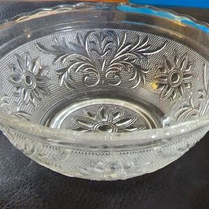 Bowl with crimped edges